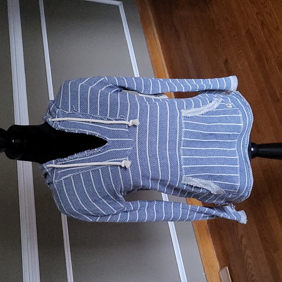 Billabong Tops - BILLABONG Pullover Sweater Size Small